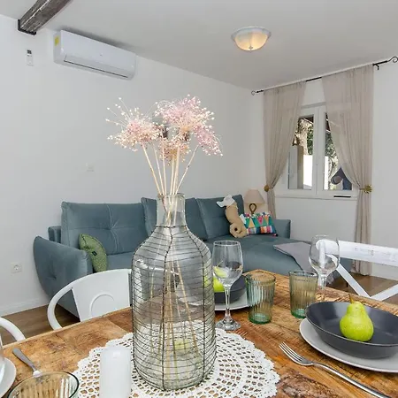 Apartment Anja Živogošće